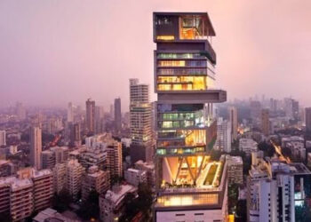 मुकेश अंबानी के घर के पास विस्फोटक: एनआईए को जाँच सौंपने पर शुरू हुई राजनीति