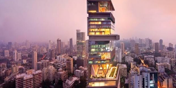 मुकेश अंबानी के घर के पास विस्फोटक: एनआईए को जाँच सौंपने पर शुरू हुई राजनीति