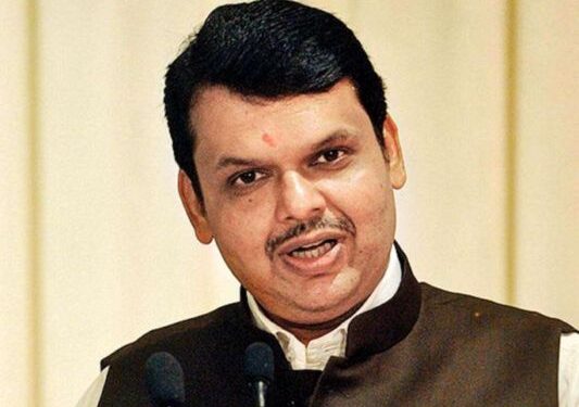 देशमुख पर बोले देवेंद्र फड़नवीस, कहा-महाराष्ट्र के मुख्यमंत्री उद्धव ठाकरे चुप क्यों हैं?