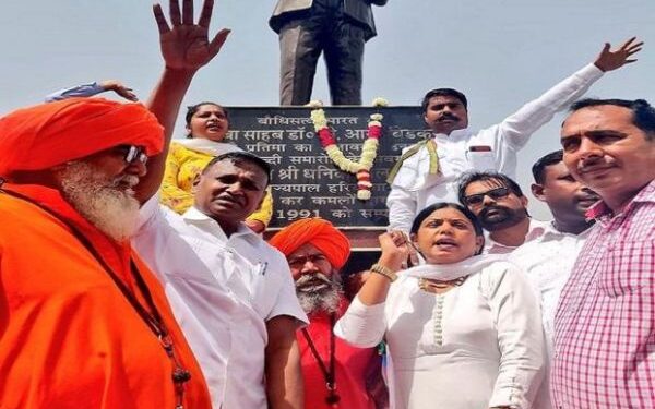 हरियाणा के एकमात्र दलित मठ पर कब्जे की कोशिश में बीजेपी सांसद