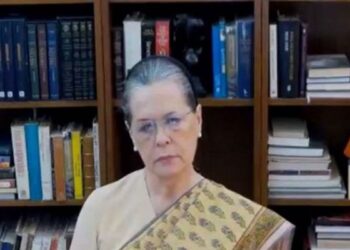 सोनिया गांधी ने की कोरोना के हालात पर सर्वदलीय बैठक बुलाने की अपील
