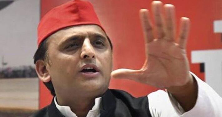 अखिलेश बोले- पीएम मोदी व सीएम योगी एक-दूसरे की नकली प्रशंसा कर रहे और जनता परेशान है