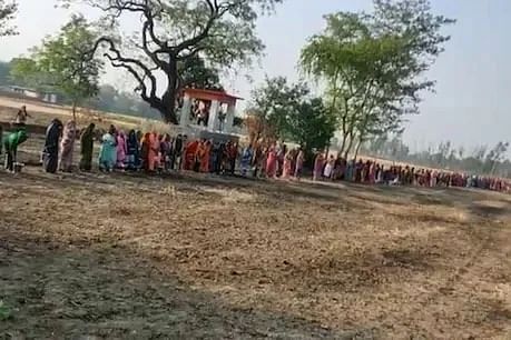 यूपी के गांवों में महिलाएं कर रहीं ‘कोरोना माई’ की पूजा