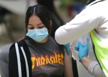 कोविड-19: संक्रमण के कुल मामले 26,752,447 हुए, मृतक संख्या बढ़कर तीन लाख के पार