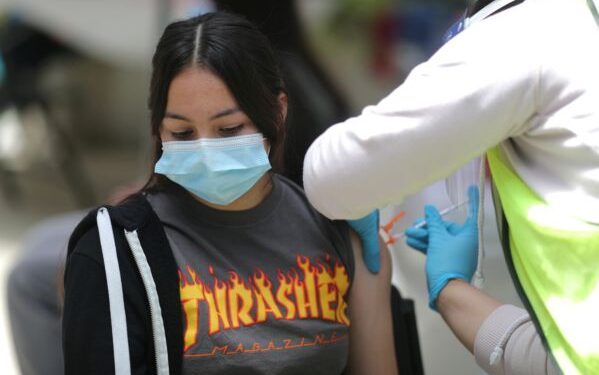 कोविड-19: संक्रमण के कुल मामले 26,752,447 हुए, मृतक संख्या बढ़कर तीन लाख के पार