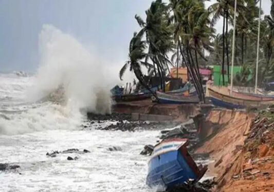 Cyclone Yaas: बंगाल-ओडिशा के कई इलाकों में बारिश जारी, बिहार-झारखंड में भी अलर्ट