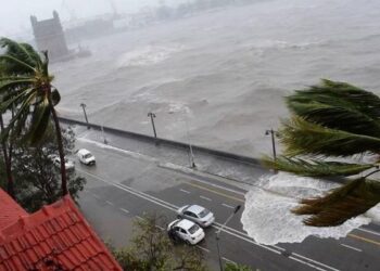 Tauktae के बाद चक्रवात Yaas मचा रहा तबाही, ओडिशा-बंगाल में हाई अलर्ट