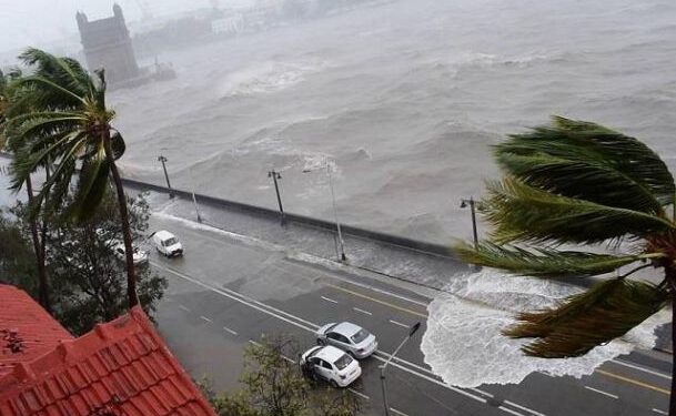 Tauktae के बाद चक्रवात Yaas मचा रहा तबाही, ओडिशा-बंगाल में हाई अलर्ट