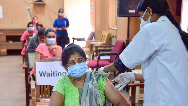 कोरोना वैक्सीन लगवाते हुए तस्वीर शेयर जीत सकते हैं 5000 रुपए