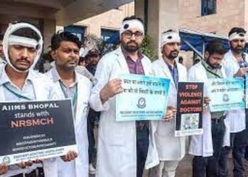 कोरोना संकट के बीच 3,000 जूनियर डॉक्टरों का सामूहिक इस्तीफा