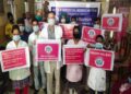 UP: आए दिन हमलों को लेकर डॉक्टरों ने की सांकेतिक हड़ताल, काली पट्टी बांधकर किया प्रदर्शन