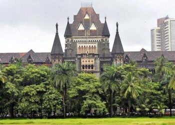 केंद्र ने बॉम्‍बे HC से कहा- घर घर जाकर कोविड-19 टीका लगाने की कोई नीति नहीं