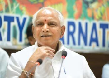 कांग्रेस की तरह भाजपा में भी गुटबाजी तेज, मुख्यमंत्री योगी के बाद सीएम येदियुरप्पा को हटाने की मांग