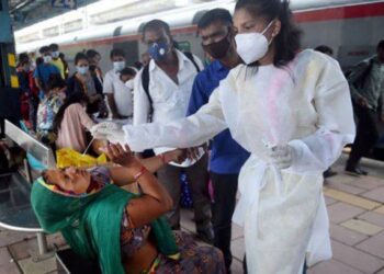 अनलॉक के दौरान खतरनाक साबित हो सकती है लापरवाही और ढिलायी