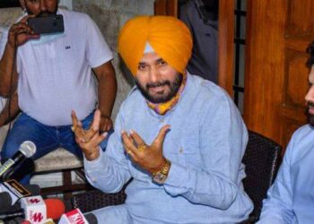 हाईकमान की बैठक से निकलते ही कैप्टन पर हमलावर हुए सिद्धू, बोले- पंजाब किसी की जागीर नहीं, सच जीतेगा
