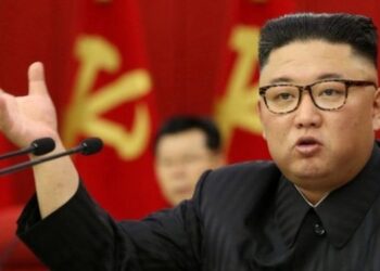 किम जोंग उन ने माना, उत्तर कोरिया में खाने को तरस रहे हैं लोग