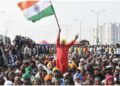 तमिलनाडु: केंद्र के तीन नए कृषि कानूनों को रद्द करने की मांग, किसानों ने जलाई कॉपी