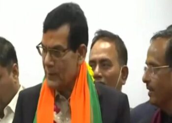 कानपुर के व्यापारियों को रिझाने पहुंचे बीजेपी प्रदेश उपाध्यक्ष एके शर्मा