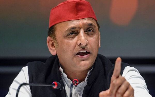 अखिलेश यादव का मोदी पर बड़ा हमला, कहाः फेंकू के बाद अब बेंचू सरकार हो गयी है भाजपा