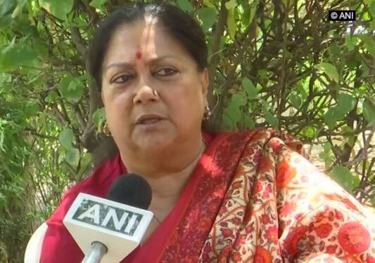 राजे ने किसानों को उचित मुआवजा देने की मांग की