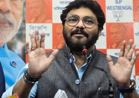 बाबुल सुप्रियो ने जेपी नड्डा से की मुलाकात, कहा- सांसद रहूंगा लेकिन राजनीति नहीं करूंगा