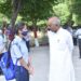 स्कूल पहुँचने पर मुख्य अतिथि की तरह हुआ सी.एम.एस. छात्रों का स्वागत