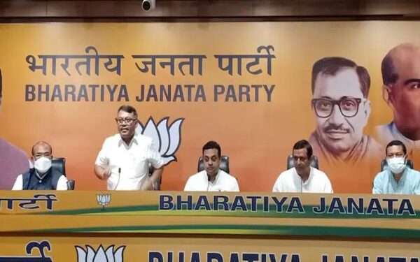 अब इस राज्य में संकट में आई कांग्रेस, थामा ‘भगवा’ झंडा, CM ने दिलाई BJP की सदस्यता
