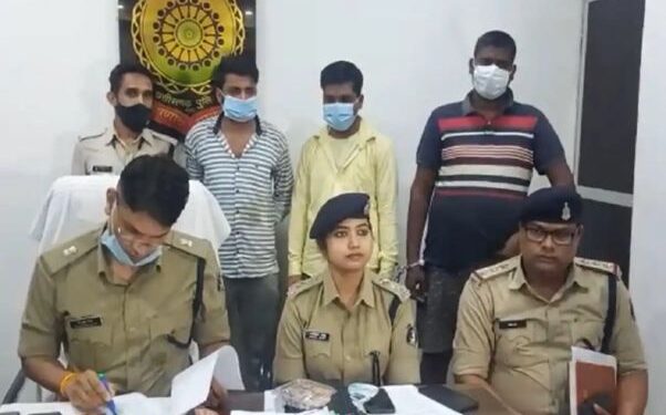 नामी ब्रांड की फ्रेंचाइजी दिलाने के नाम पर ठगी करने वाले गिरोह का भंडफोड़