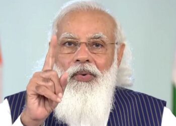 हुर्रियत कॉन्फ्रेंस धड़ों पर मोदी सरकार कस सकती है शिकंजा, लग सकता है प्रतिबंध