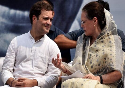 नेहरू की तस्वीर हटाये जाने पर राहुल ने कहा: पंडित नेहरू को लोगों के दिल से कैसे निकालोगे