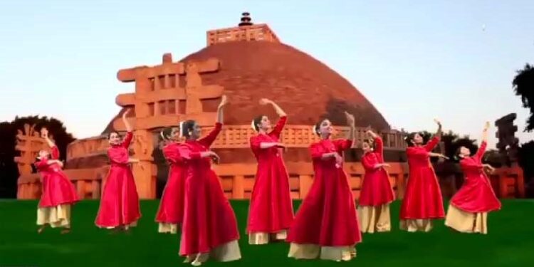 श्रम मंत्री स्वामी प्रसाद मौर्य ने किया अन्तर्राष्ट्रीय इतिहास महोत्सव उद्घाटन