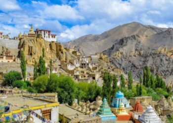 जम्मू कश्मीर के उलट लद्दाख में सभी नॉन-गजेटेड नौकरियां स्थानीयों के लिए आरक्षित