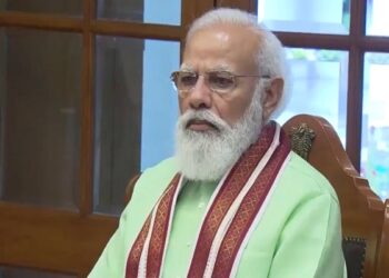 कोरोना पर उच्चस्तरीय बैठक में बोले PM मोदी- सावधानी से मनाएं त्योहार