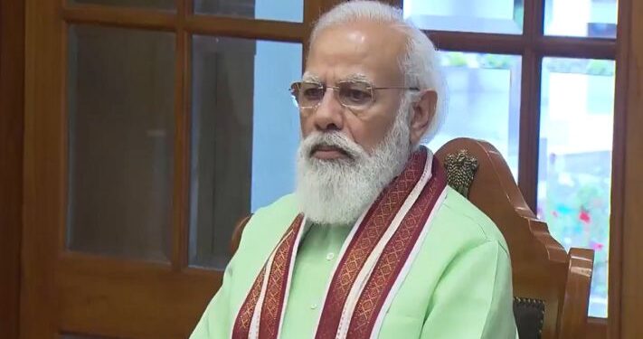 कोरोना पर उच्चस्तरीय बैठक में बोले PM मोदी- सावधानी से मनाएं त्योहार