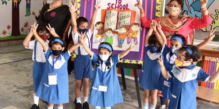 सी.एम.एस. के सभी कैम्पस में प्री-प्राईमरी छात्रों का हुआ भव्य स्वागत