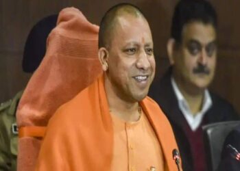 यूपी के सभी स्कूलों, कॉलेजों में होगी आरोग्य वाटिका, ये है योगी सरकार का मकसद