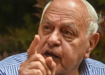 जम्मू-कश्मीर में अकेले लड़ने के फैसले से पलटे फारूक अब्दुल्ला, बोले- चुनाव की तारीख तो आने दो