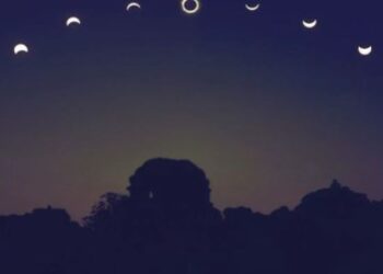 गणेश चतुर्थी की रात न करें चंद्रमा के दर्शन, गलती से देख लें तो ये मंत्र बोलें