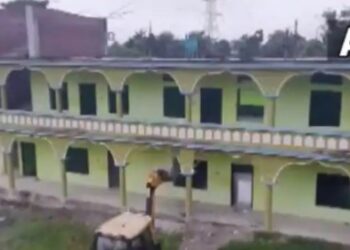 असम सरकार ने एक और मदरसे पर चलाया बुलडोजर, टीचर का था आतंकी लिंक