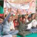 किसानों के समर्थन में इटौंजा के कई संगठन आगे आये ,जारी है धरना