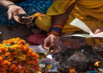 संतान की लंबी आयु के लिए रखा जाता है जितिया व्रत, पूजा के दौरान जरूर पढ़ें ये व्रत कथा