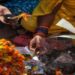 संतान की लंबी आयु के लिए रखा जाता है जितिया व्रत, पूजा के दौरान जरूर पढ़ें ये व्रत कथा