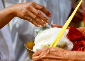 श्राद्धपक्ष में दान करें ये 7 चमत्कारी चीजें, जाग उठेगी सोई तकदीर