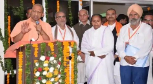 काले कपड़े पहनकर आए पीएम आवास योजना के लाभार्थियों को सीएम योगी के कार्यक्रम में नहीं मिली एंट्री
