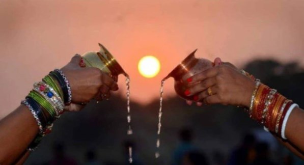 रविवार को जरूर करें सूर्य देव की आरती, हर मनोकामना होगी पूरी