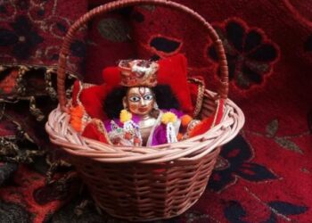 हिन्दू धर्म: लड्डू गोपाल चालीसा का करें पाठ, चंद क्षणों में होगी मनोकामना पूरी