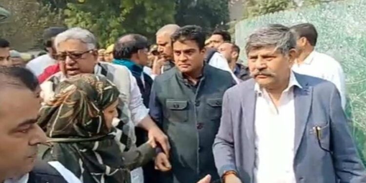 आगजनी मामला: सपा विधायक के तीन सहयोगी गिरफ्तार, जेल में बंद हैं आरोपी इरफान सोलंकी