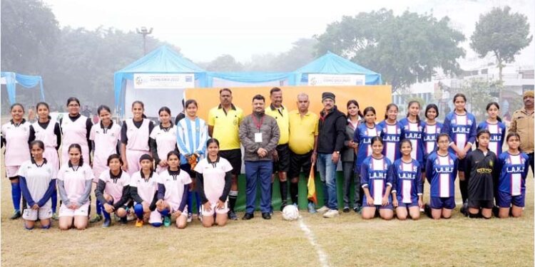 देश-विदेश के बाल खिलाड़ियों के बीच काँटे का मुकाबला