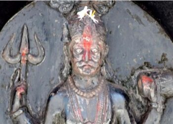 इन कमियों के चलते शनि खूब करवाते हैं पैसों का नुकसान, ऐसे होगा धन लाभ