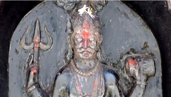 इन कमियों के चलते शनि खूब करवाते हैं पैसों का नुकसान, ऐसे होगा धन लाभ